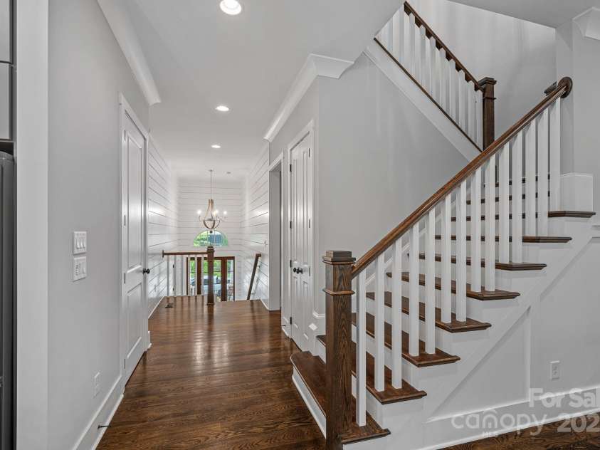 911 Naples Drive, Davidson, NC 28036.  MLS# CAR4245837, YatesRealty ID 13393. 