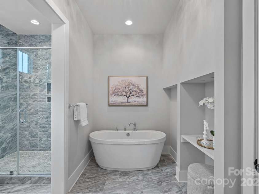 911 Naples Drive, Davidson, NC 28036.  MLS# CAR4245837, YatesRealty ID 13393. 