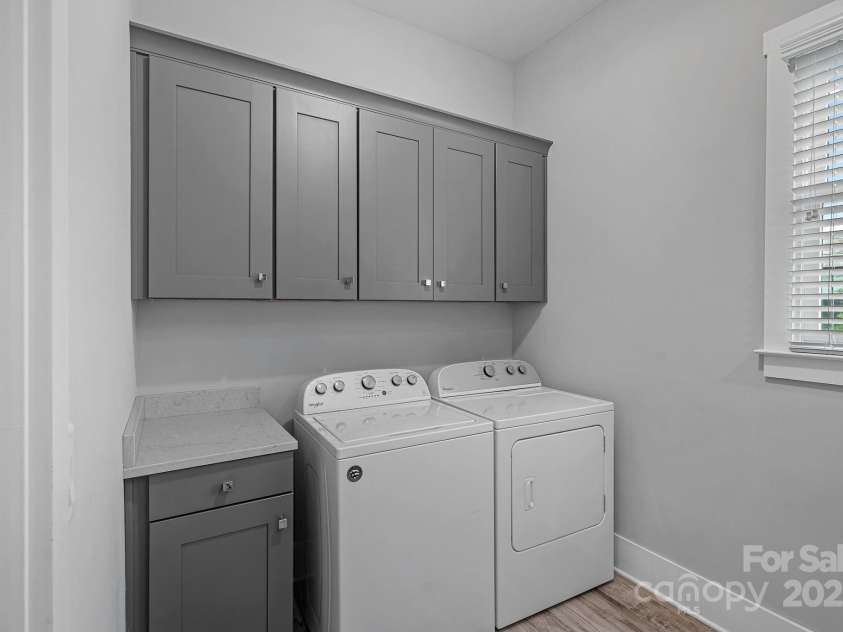 911 Naples Drive, Davidson, NC 28036.  MLS# CAR4245837, YatesRealty ID 13393. 