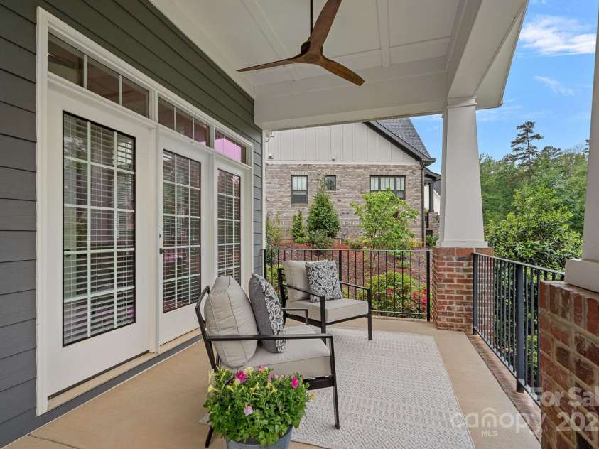 911 Naples Drive, Davidson, NC 28036.  MLS# CAR4245837, YatesRealty ID 13393. 