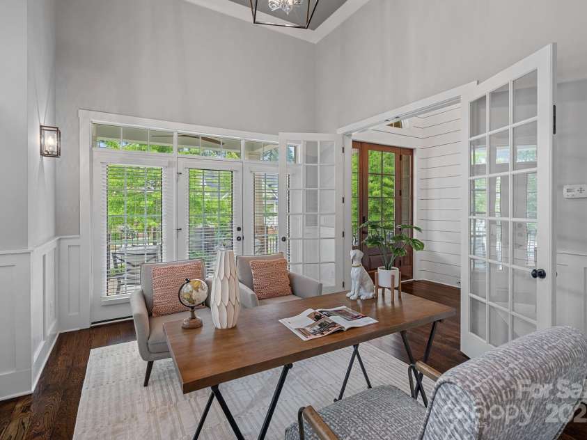 911 Naples Drive, Davidson, NC 28036.  MLS# CAR4245837, YatesRealty ID 13393. 