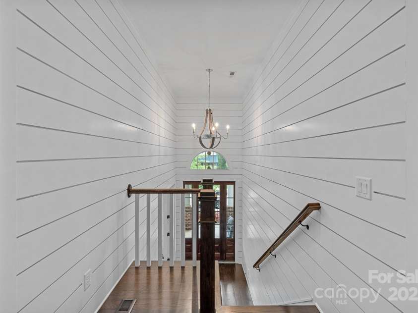 911 Naples Drive, Davidson, NC 28036.  MLS# CAR4245837, YatesRealty ID 13393. 