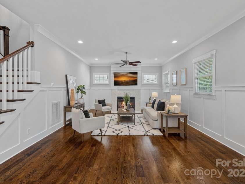 911 Naples Drive, Davidson, NC 28036.  MLS# CAR4245837, YatesRealty ID 13393. 