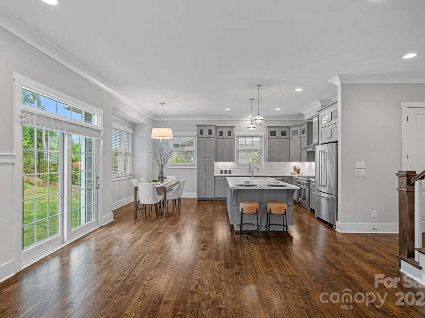 911 Naples Drive, Davidson, NC 28036.  MLS# CAR4245837, YatesRealty ID 13393. 