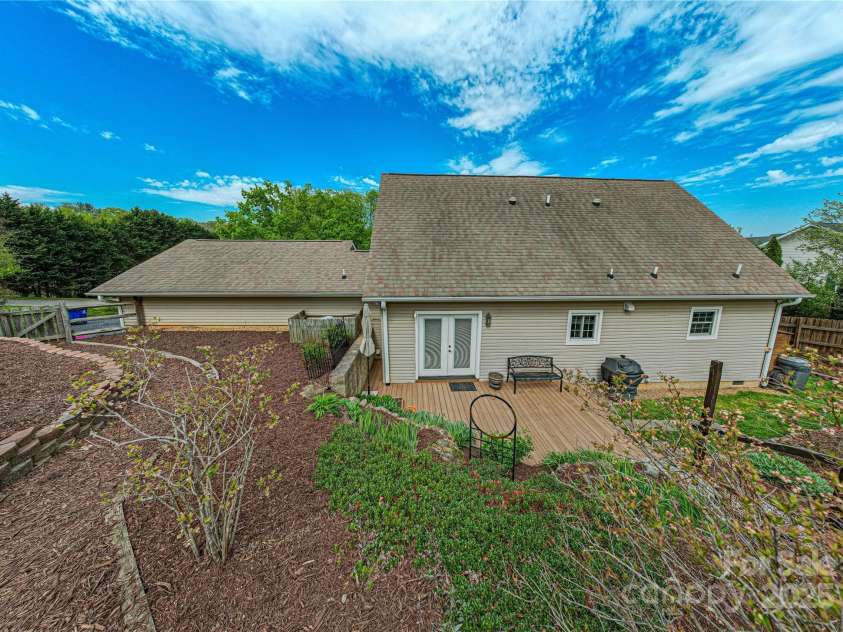 25 Willow Brook Drive, Asheville, NC 28806.  MLS# CAR4259822, YatesRealty ID 13394. 