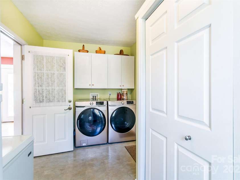 25 Willow Brook Drive, Asheville, NC 28806.  MLS# CAR4259822, YatesRealty ID 13394. 