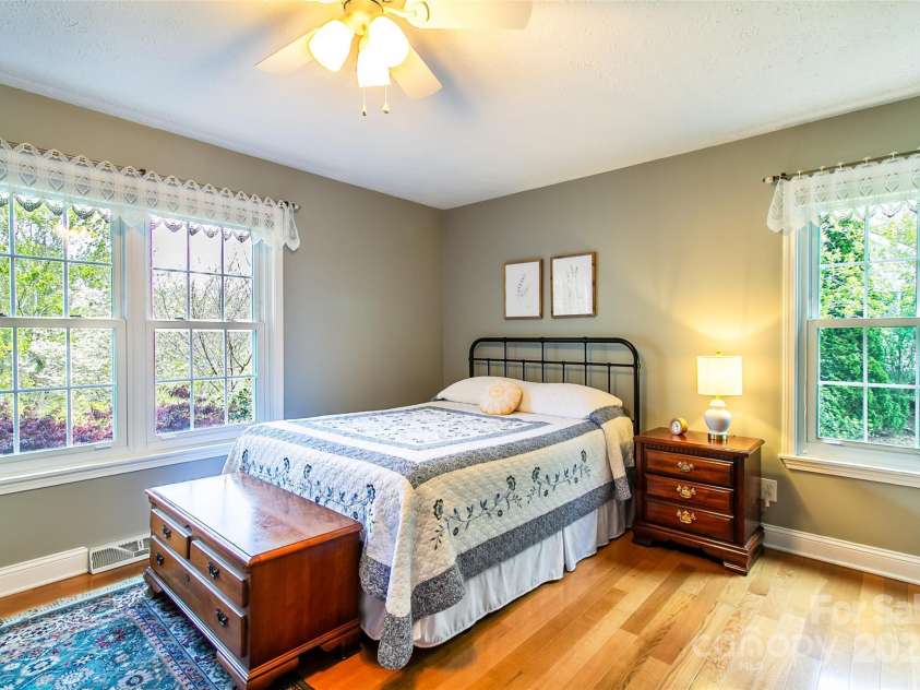 25 Willow Brook Drive, Asheville, NC 28806.  MLS# CAR4259822, YatesRealty ID 13394. 