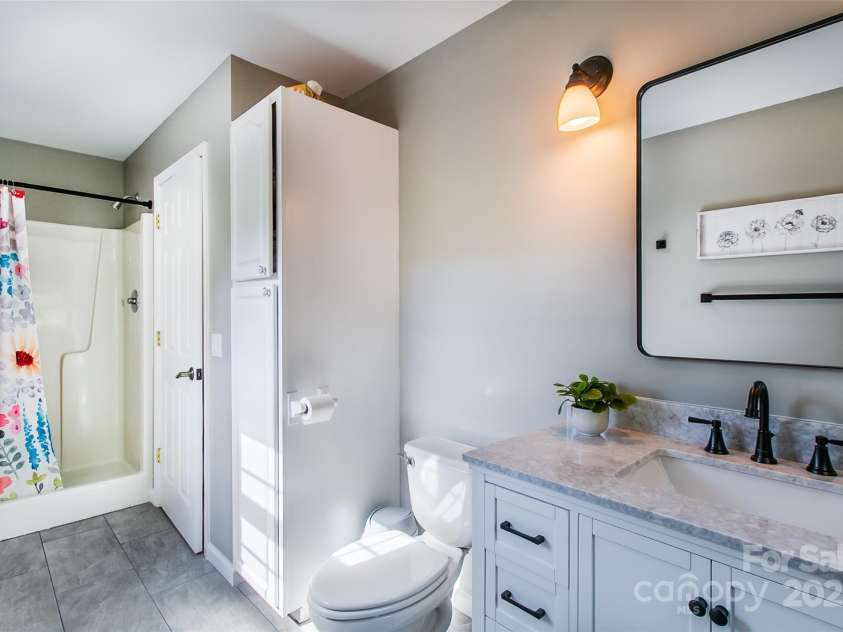 25 Willow Brook Drive, Asheville, NC 28806.  MLS# CAR4259822, YatesRealty ID 13394. 