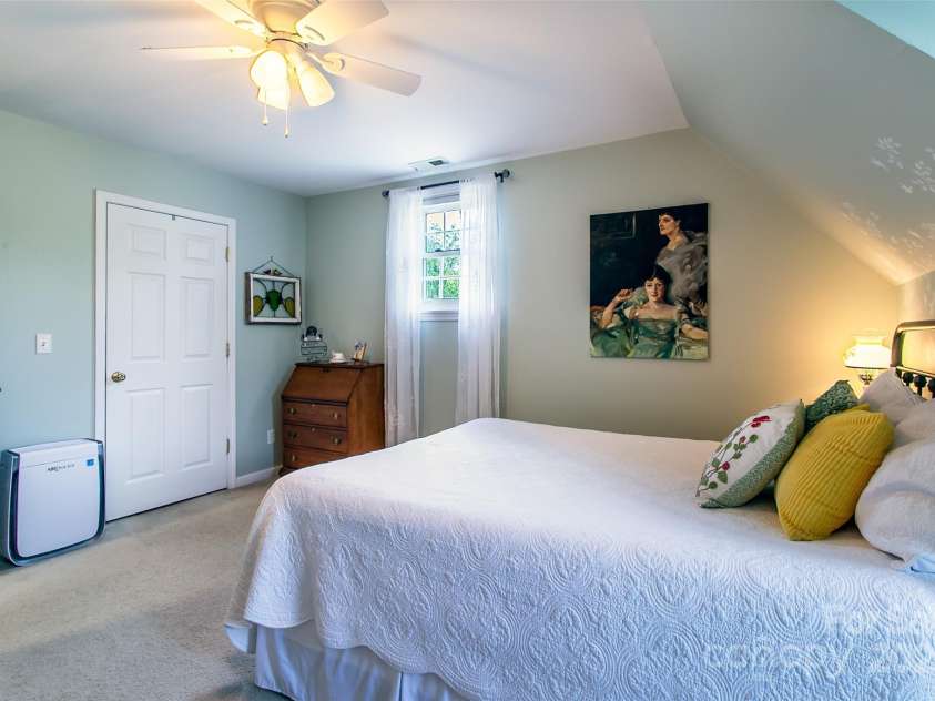 25 Willow Brook Drive, Asheville, NC 28806.  MLS# CAR4259822, YatesRealty ID 13394. 