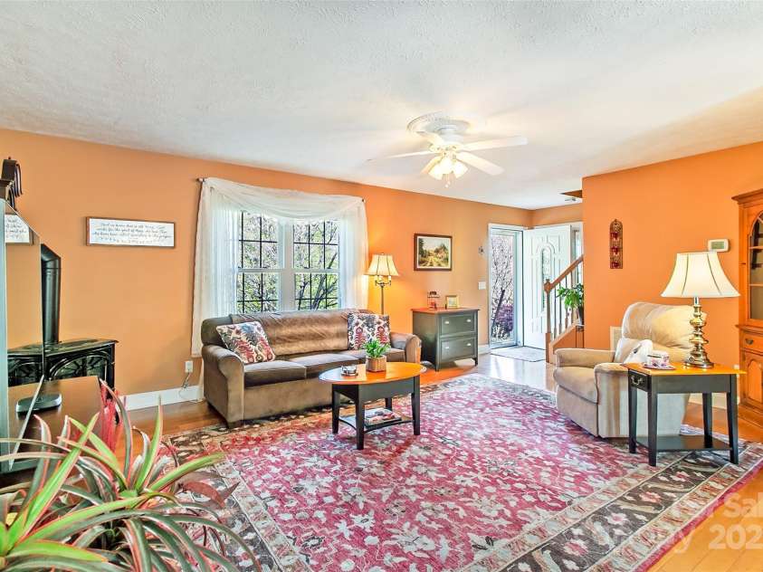 25 Willow Brook Drive, Asheville, NC 28806.  MLS# CAR4259822, YatesRealty ID 13394. 