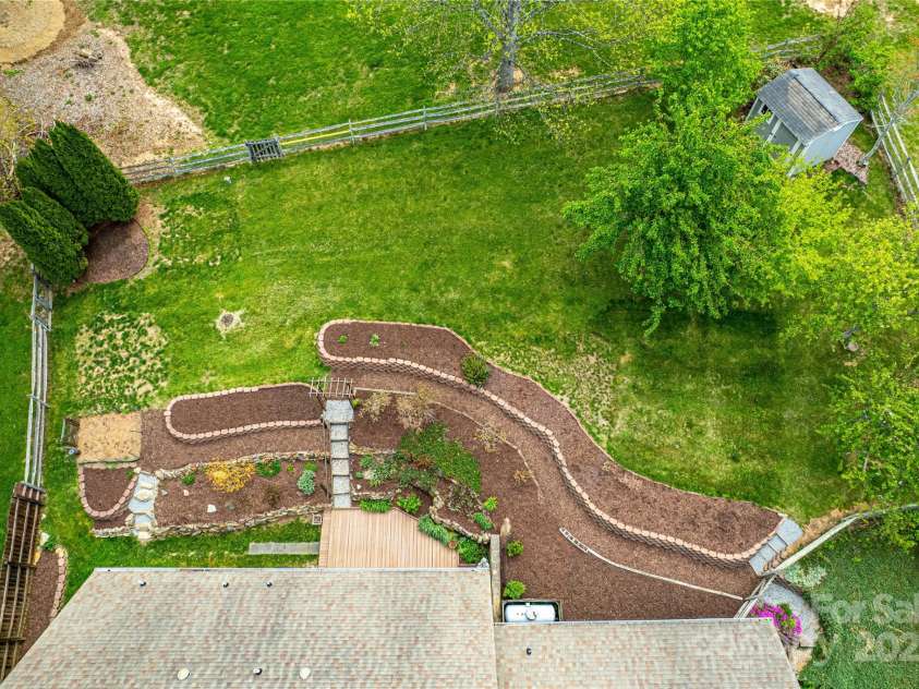 25 Willow Brook Drive, Asheville, NC 28806.  MLS# CAR4259822, YatesRealty ID 13394. 