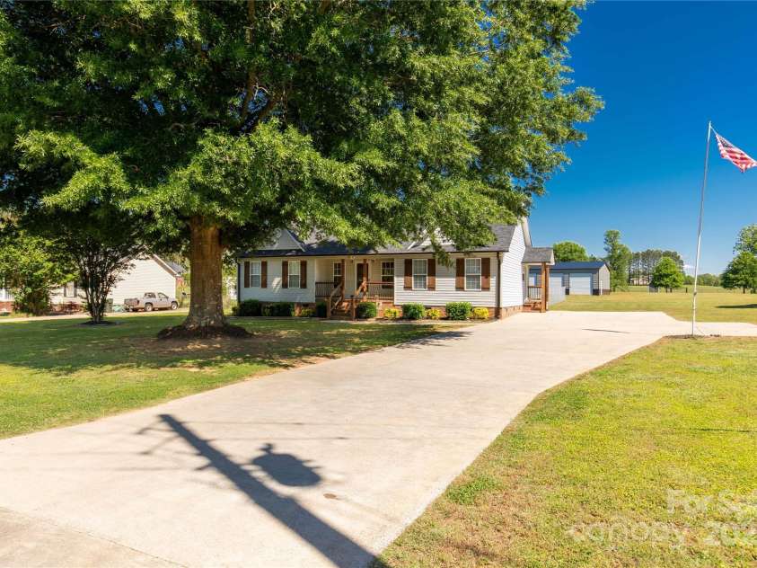 1560 Springlake Road, York, SC 29745.  MLS# CAR4255392, YatesRealty ID 13395. 