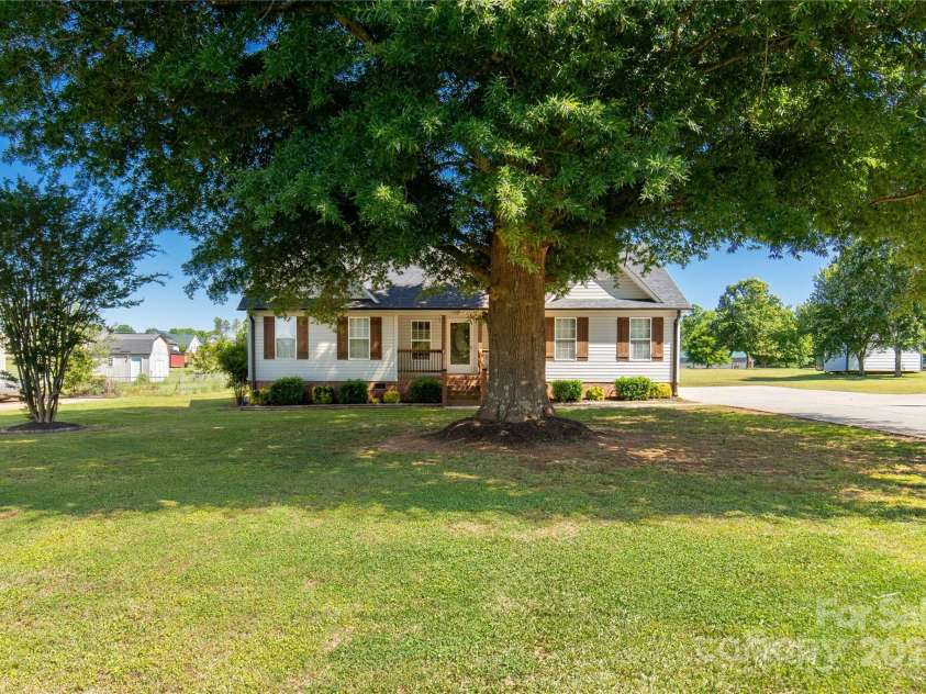 1560 Springlake Road, York, SC 29745.  MLS# CAR4255392, YatesRealty ID 13395. 