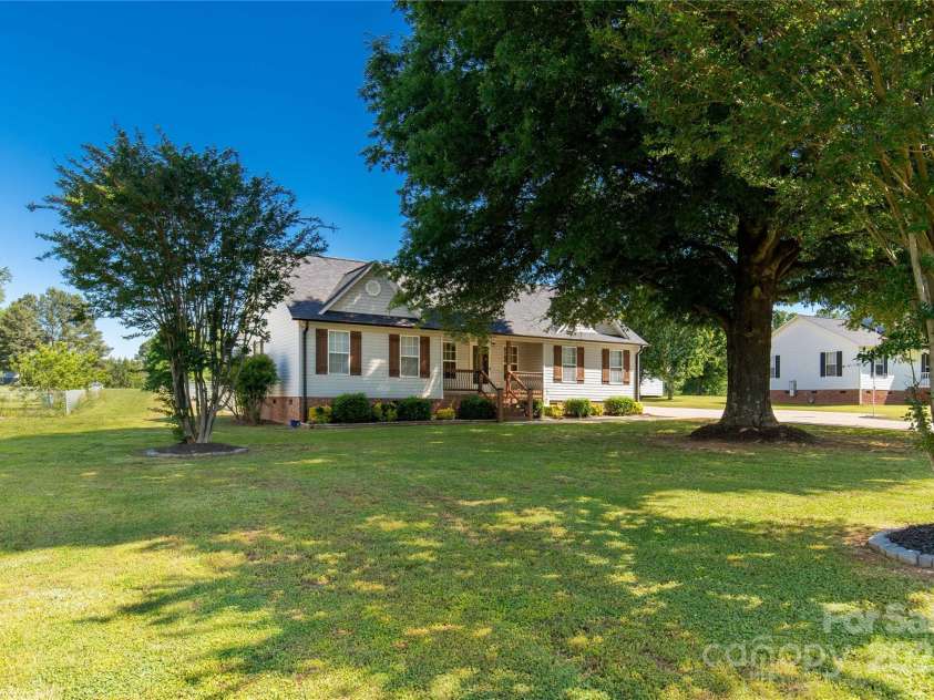 1560 Springlake Road, York, SC 29745.  MLS# CAR4255392, YatesRealty ID 13395. 
