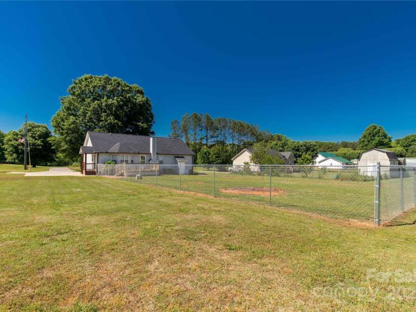 1560 Springlake Road, York, SC 29745.  MLS# CAR4255392, YatesRealty ID 13395. 