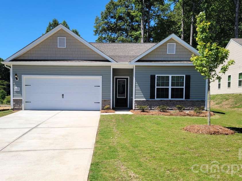 3428 Robindale Drive, Winston Salem, NC 27127.  MLS# CAR4321828, YatesRealty ID 13396. Actual Home.