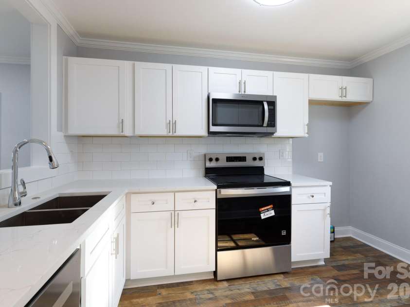 22 Center Street, York, SC 29745.  MLS# CAR4344752, YatesRealty ID 13397. 