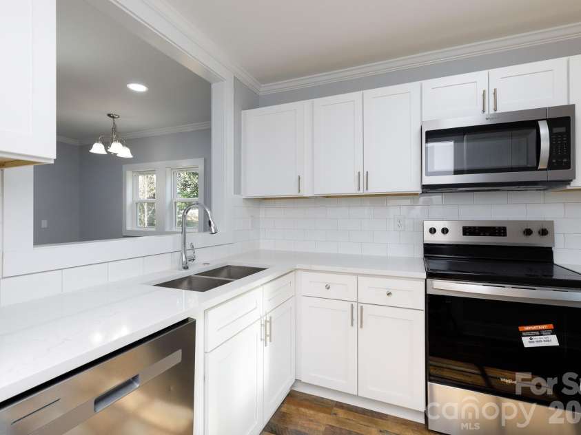 22 Center Street, York, SC 29745.  MLS# CAR4344752, YatesRealty ID 13397. 