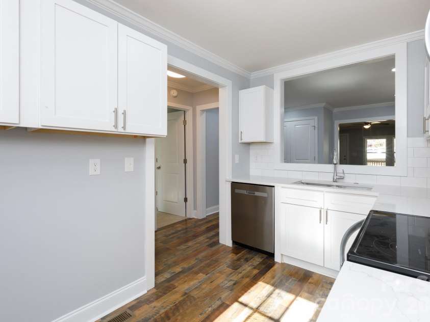 22 Center Street, York, SC 29745.  MLS# CAR4344752, YatesRealty ID 13397. 