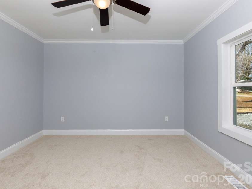 22 Center Street, York, SC 29745.  MLS# CAR4344752, YatesRealty ID 13397. 
