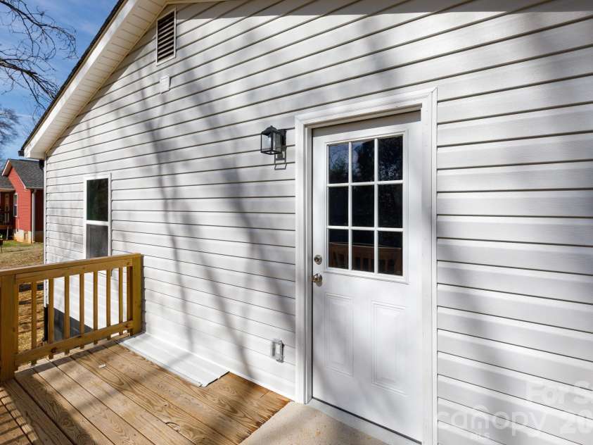 22 Center Street, York, SC 29745.  MLS# CAR4344752, YatesRealty ID 13397. 