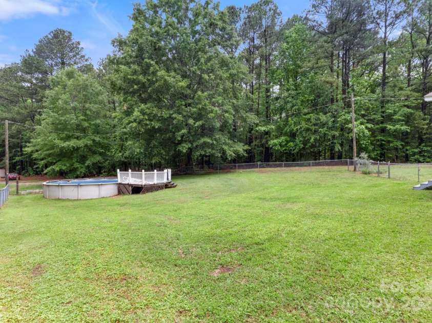 814 Columbia Drive, Chester, SC 29706.  MLS# CAR4248454, YatesRealty ID 13397. 