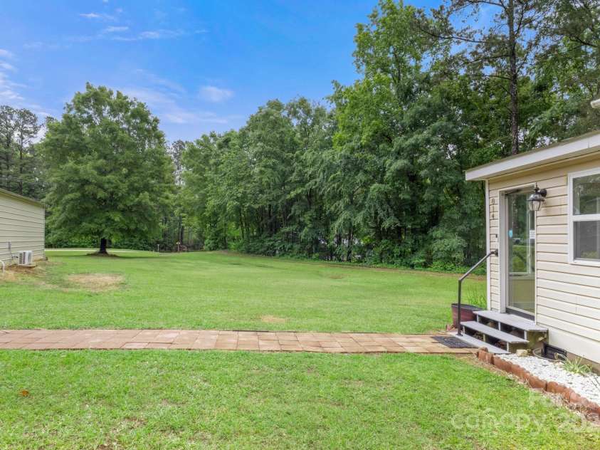 814 Columbia Drive, Chester, SC 29706.  MLS# CAR4248454, YatesRealty ID 13397. 