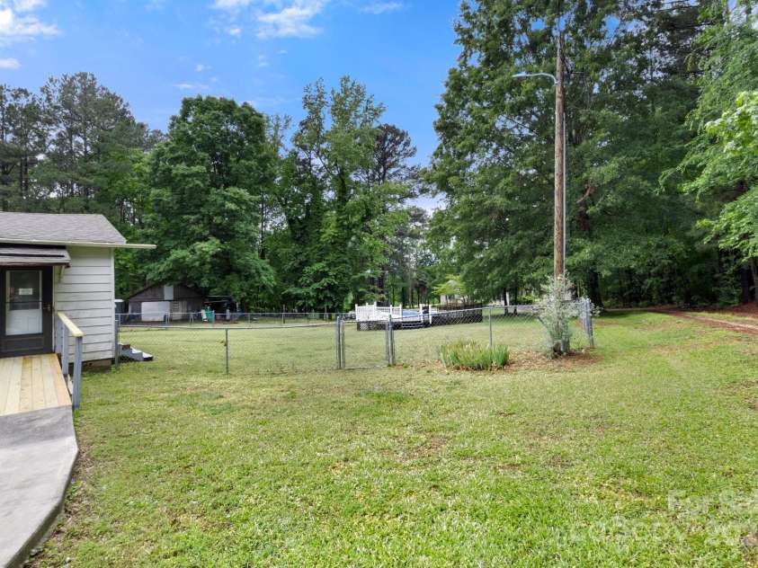 814 Severance Drive, Chester, SC 29706.  MLS# CAR4248454, YatesRealty ID 13397. 