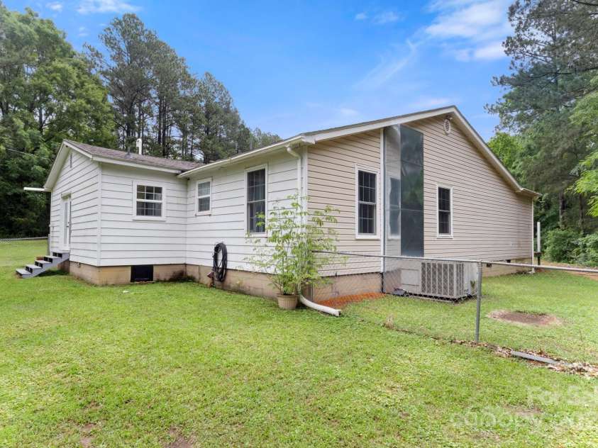 814 Severance Drive, Chester, SC 29706.  MLS# CAR4248454, YatesRealty ID 13397. 