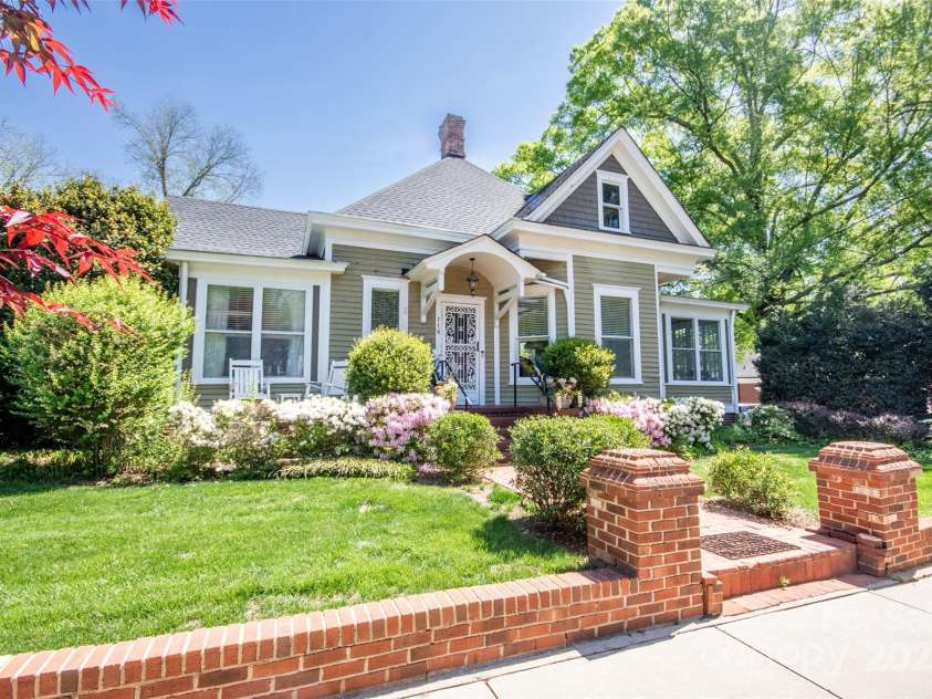 116 Mulberry Street, Statesville, NC 28677.  MLS# CAR4253052, YatesRealty ID 13398. 