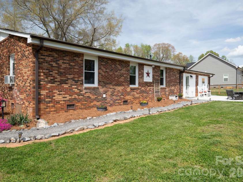 171 Brown Watterson Road, Cherryville, NC 28021.  MLS# CAR4364707, YatesRealty ID 13399. 