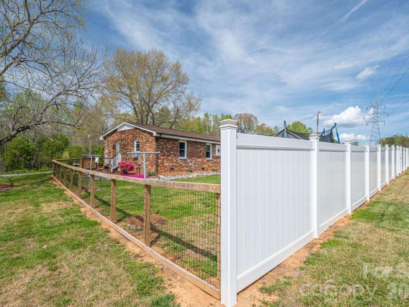 171 Brown Watterson Road, Cherryville, NC 28021.  MLS# CAR4364707, YatesRealty ID 13399. 