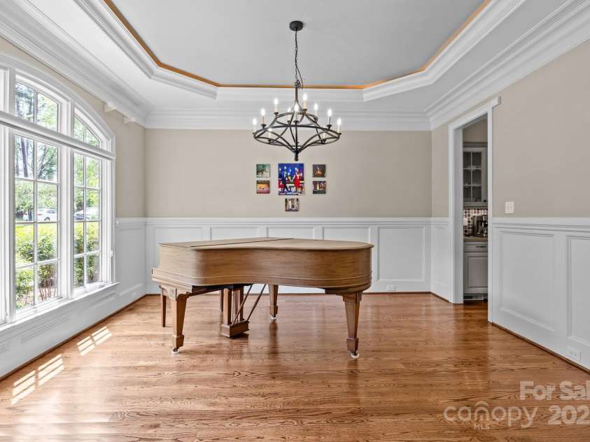 914 Elizabeth Lane, Matthews, NC 28105.  MLS# CAR4245380, YatesRealty ID 13399. 