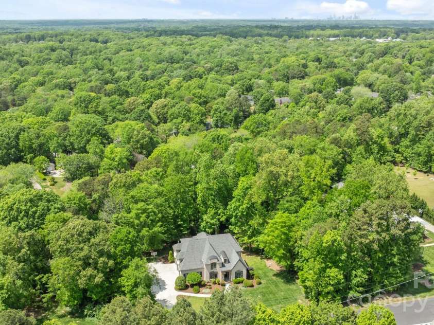 914 Elizabeth Lane, Matthews, NC 28105.  MLS# CAR4245380, YatesRealty ID 13399. 
