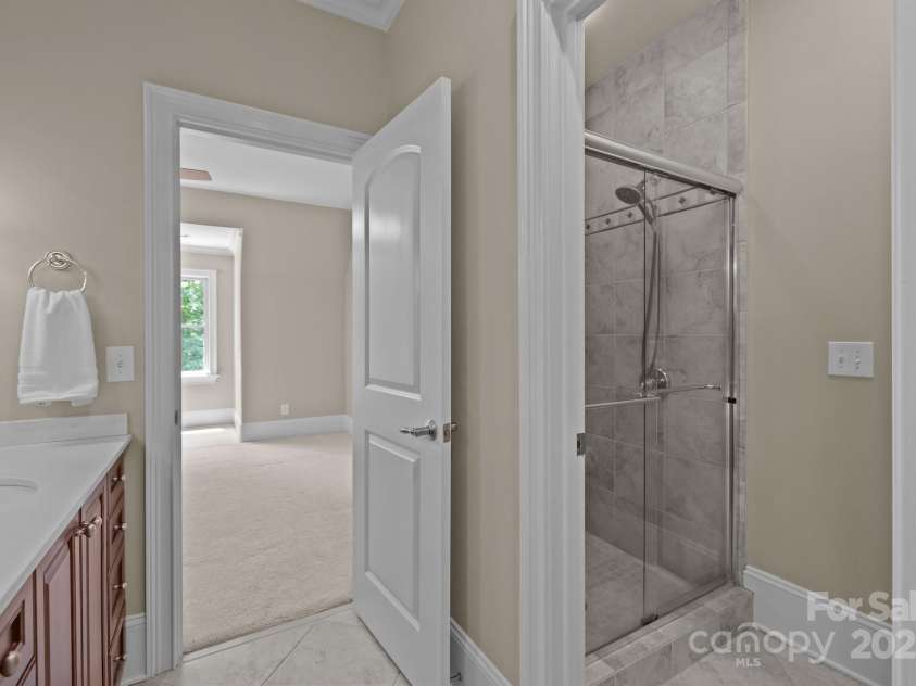 914 Elizabeth Lane, Matthews, NC 28105.  MLS# CAR4245380, YatesRealty ID 13399. 