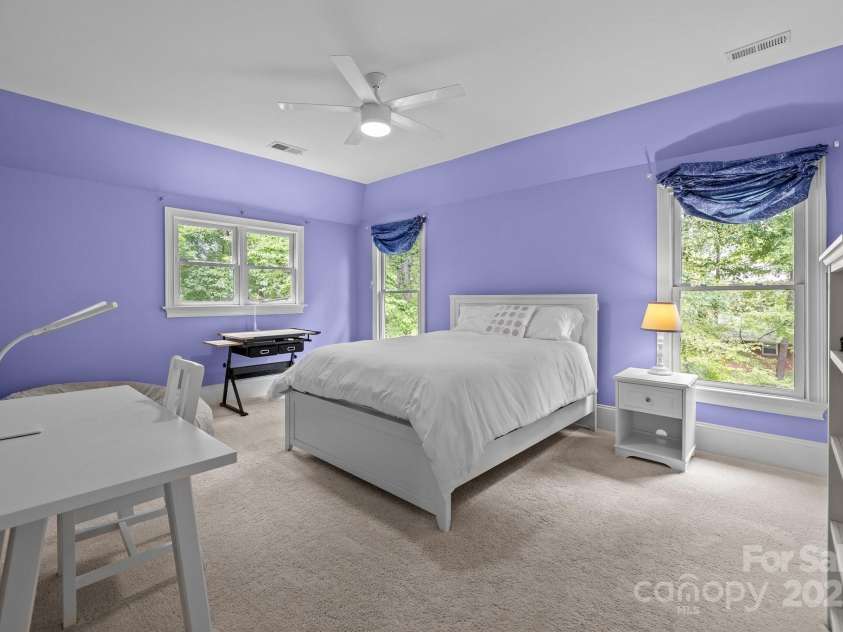 914 Elizabeth Lane, Matthews, NC 28105.  MLS# CAR4245380, YatesRealty ID 13399. 