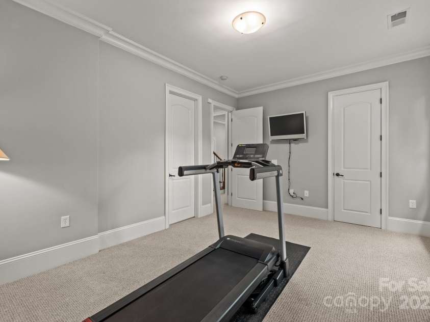 914 Elizabeth Lane, Matthews, NC 28105.  MLS# CAR4245380, YatesRealty ID 13399. 