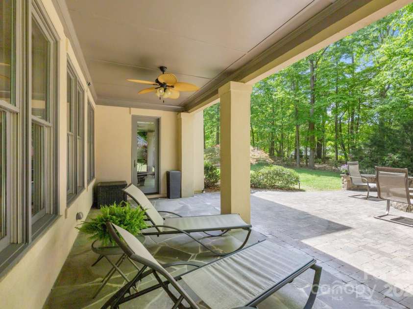 914 Elizabeth Lane, Matthews, NC 28105.  MLS# CAR4245380, YatesRealty ID 13399. 