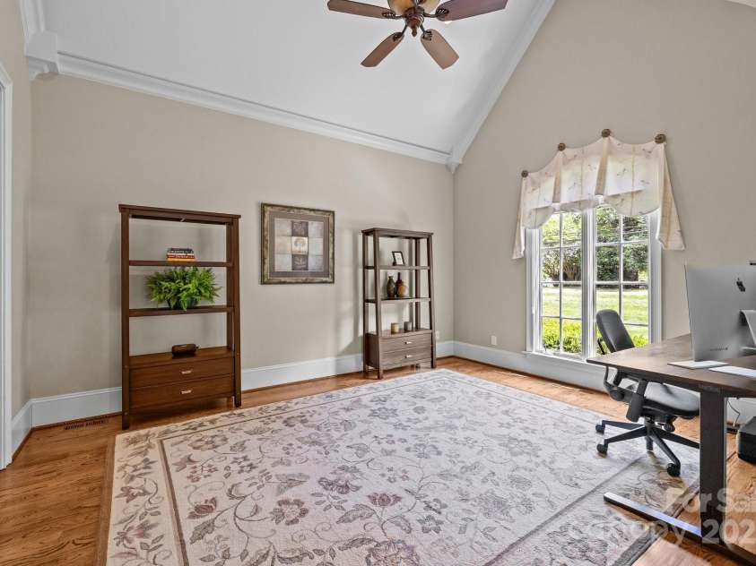914 Elizabeth Lane, Matthews, NC 28105.  MLS# CAR4245380, YatesRealty ID 13399. 