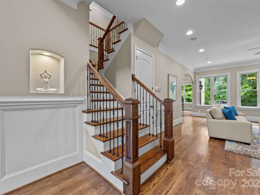 914 Elizabeth Lane, Matthews, NC 28105.  MLS# CAR4245380, YatesRealty ID 13399. 