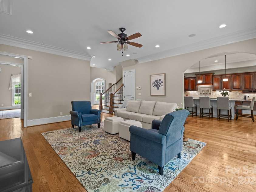 914 Elizabeth Lane, Matthews, NC 28105.  MLS# CAR4245380, YatesRealty ID 13399. 