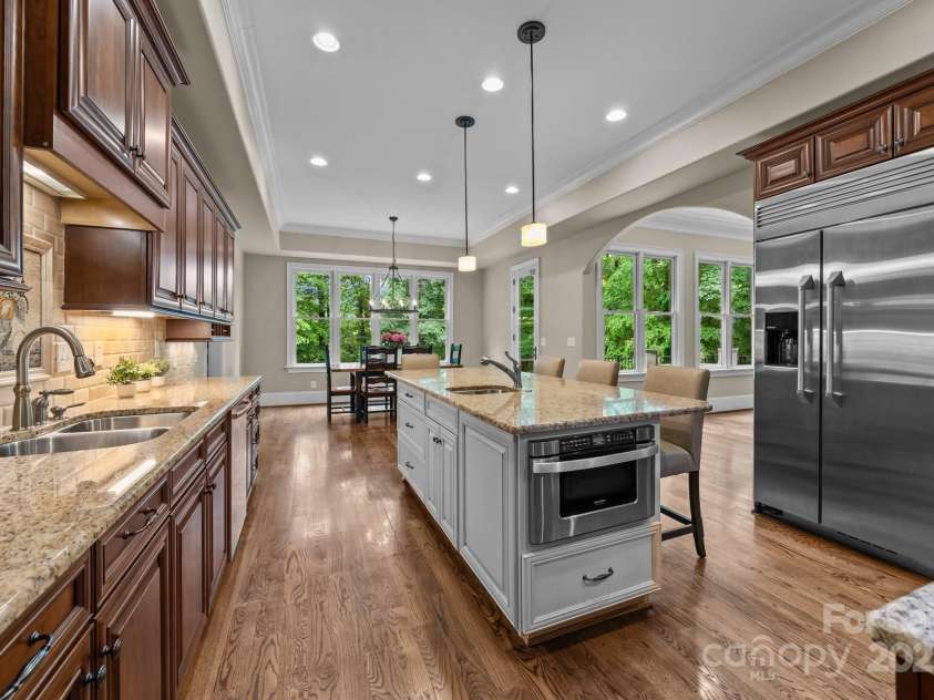914 Elizabeth Lane, Matthews, NC 28105.  MLS# CAR4245380, YatesRealty ID 13399. 