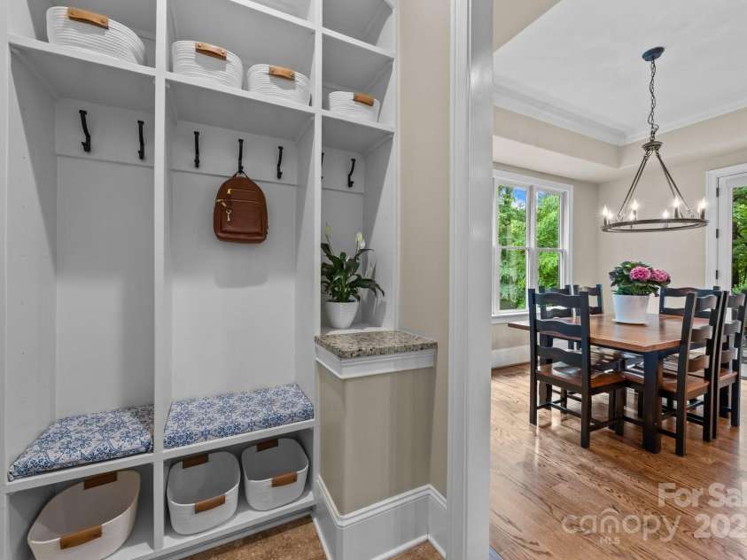 914 Elizabeth Lane, Matthews, NC 28105.  MLS# CAR4245380, YatesRealty ID 13399. 