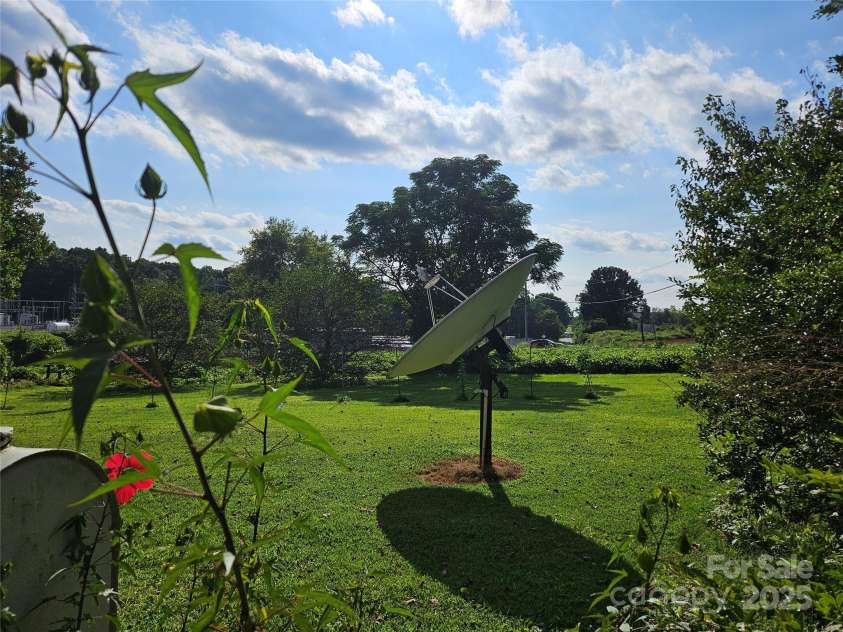 105 Marble Road, Statesville, NC 28625.  MLS# CAR4309755, YatesRealty ID 134. 