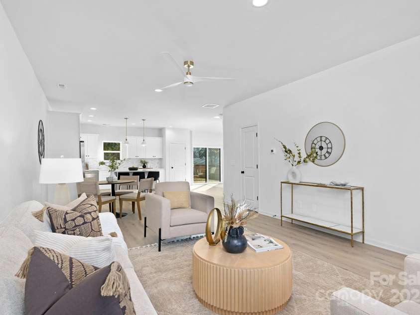 429 Huntersville Concord Road, Huntersville, NC 28078.  MLS# CAR4302299, YatesRealty ID 1340. Representation