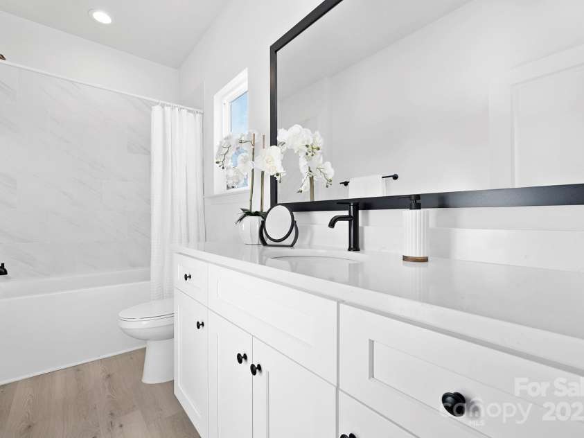 429 Huntersville Concord Road, Huntersville, NC 28078.  MLS# CAR4302299, YatesRealty ID 1340. Representation