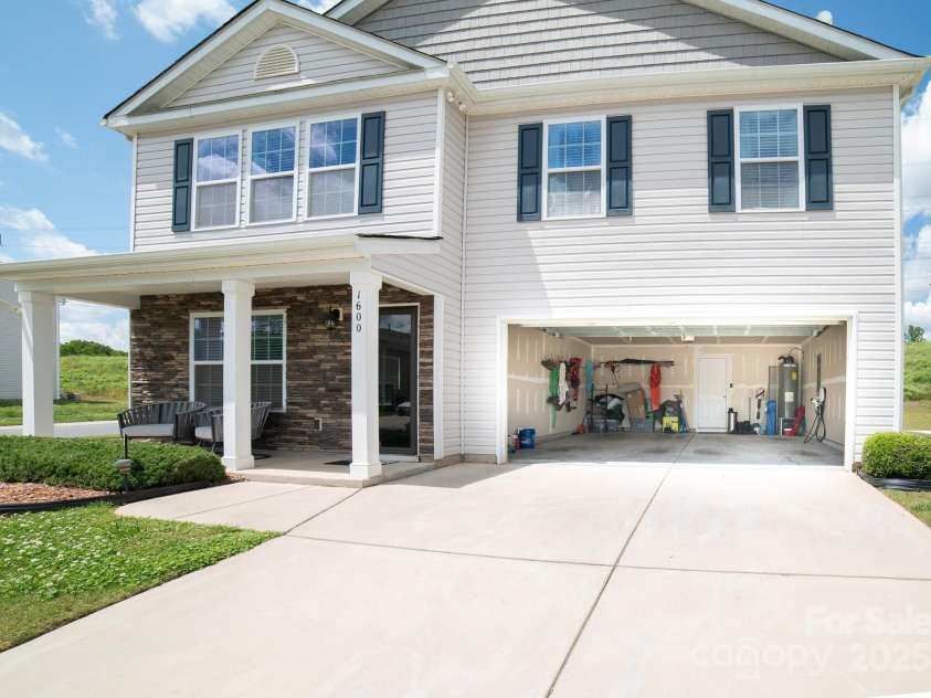 1600 Gaston Mountain Drive, Dallas, NC 28034.  MLS# CAR4259732, YatesRealty ID 13400. 