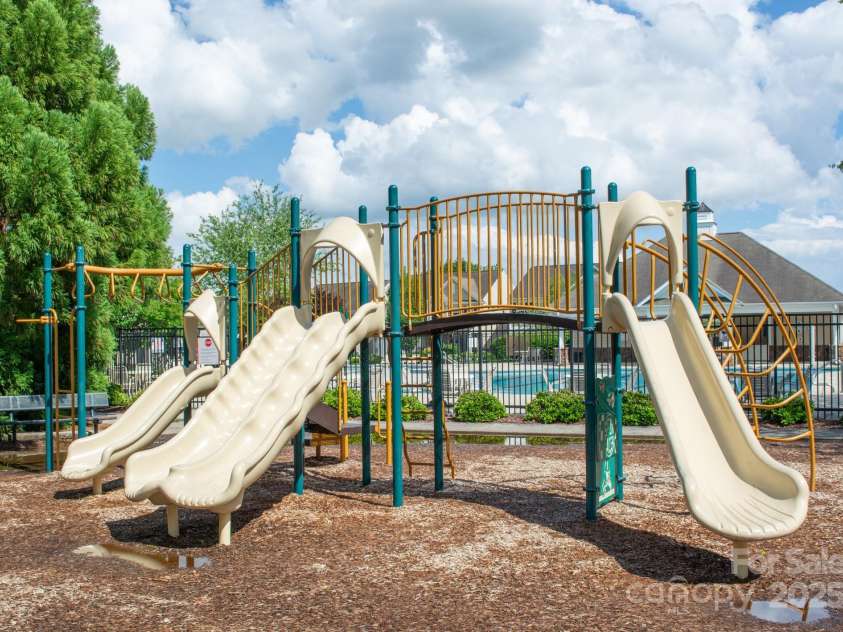 1600 Gaston Mountain Drive, Dallas, NC 28034.  MLS# CAR4259732, YatesRealty ID 13400. 