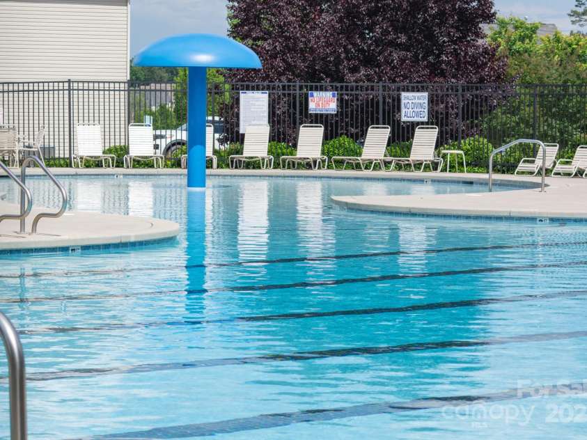 1600 Gaston Mountain Drive, Dallas, NC 28034.  MLS# CAR4259732, YatesRealty ID 13400. 