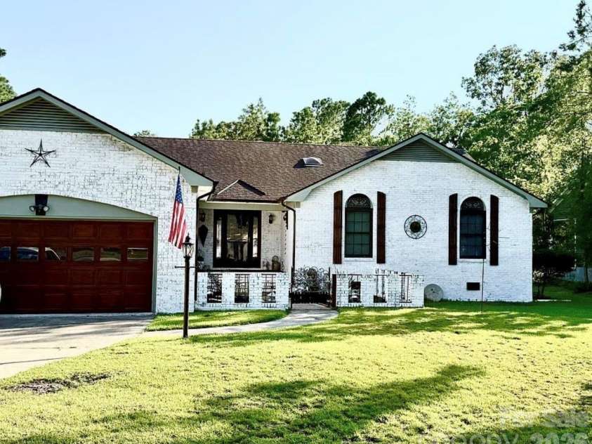 5802 Jolly Roger Court, New Bern, NC 28560.  MLS# CAR4351761, YatesRealty ID 13400. 